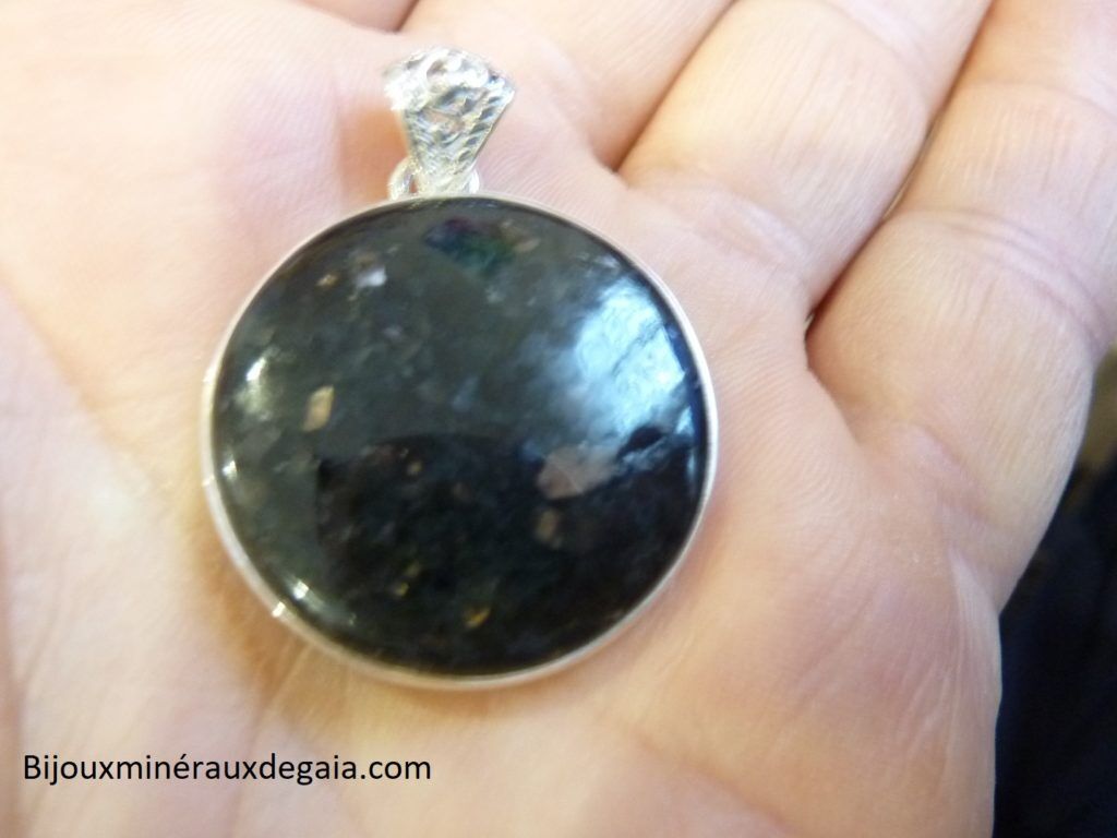 Pendentif Nuummite Véritable monture argent 925 Rare ref 1122