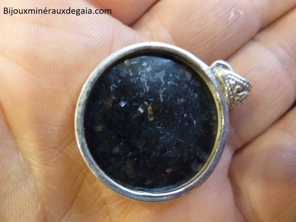 Pendentif Nuummite Véritable monture argent 925 Rare ref 1122