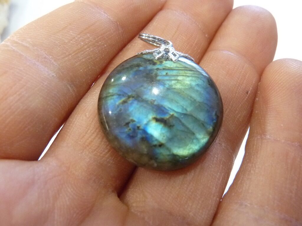 PENDENTIF LABRADORITE Poids 7,3 gr REF 0322