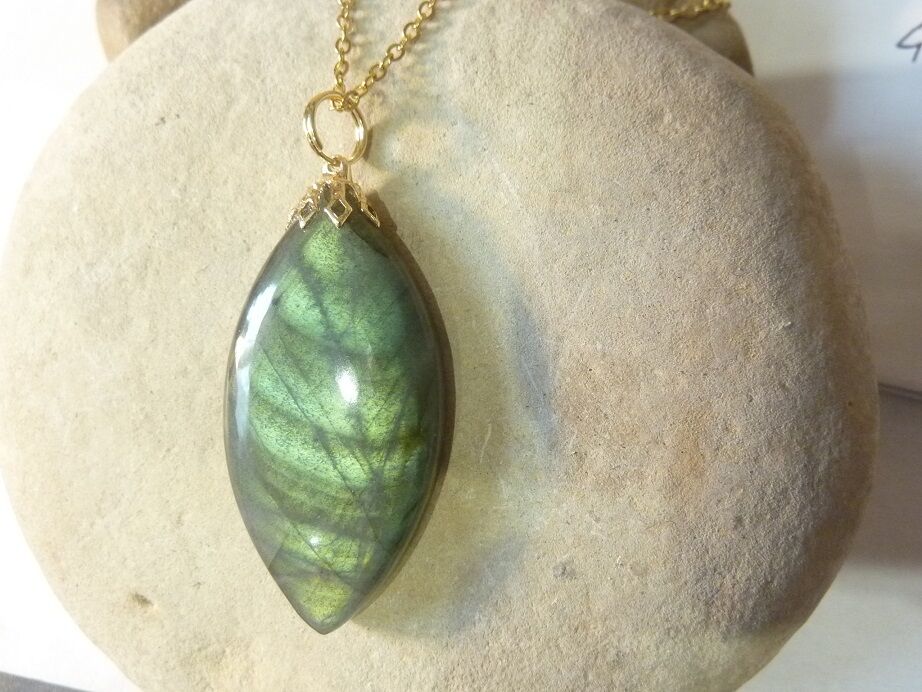 Collier pendentif Labradorite GG 2409 + chaine acier inoxydable doré 50 cm