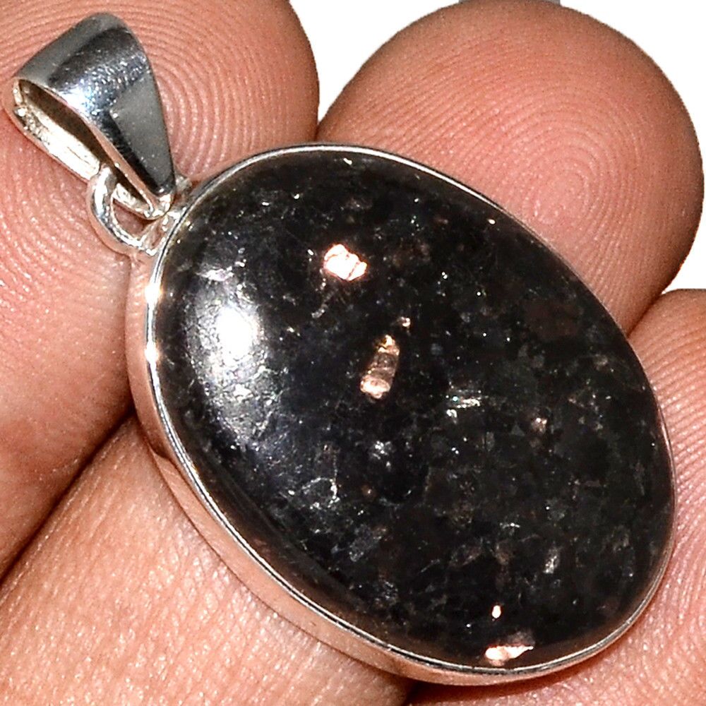 Pendentif Nuummite Véritable monture argent 925 Rare ref 4226