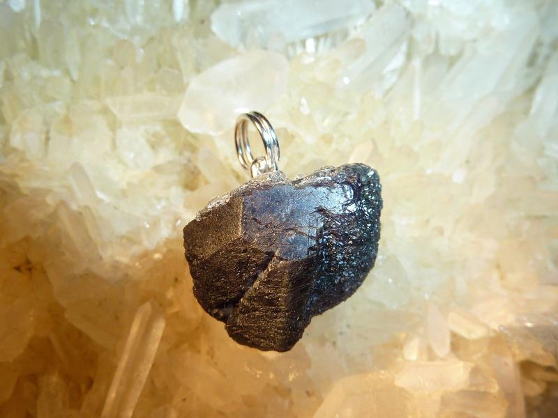 Pendentif Alexandrite Chrysobéryl brut 5,5 GR Ultra Rare Collection Piece de musée ref 1142