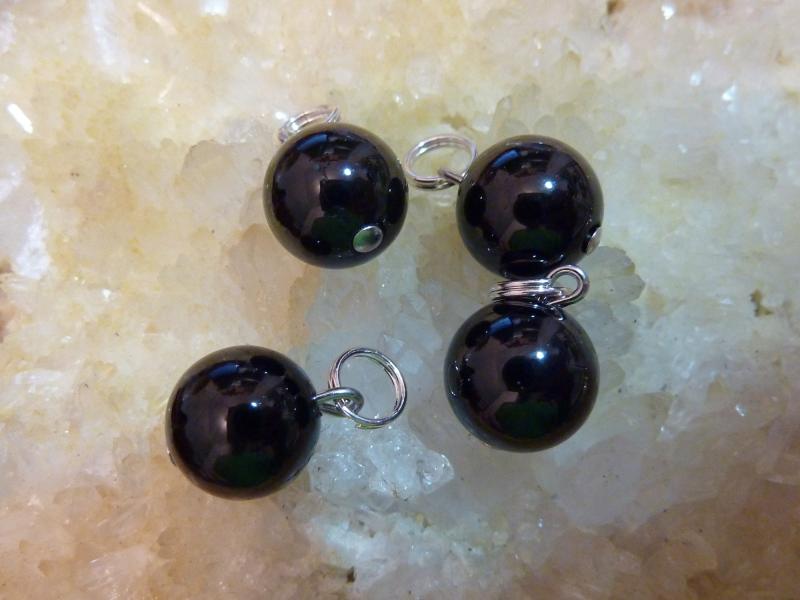 Pendentif protection en spinelle noir perle ronde 10mm