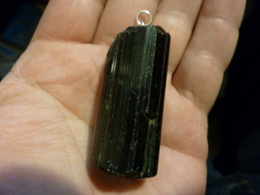 MASSIF PENDENTIF PROTECTION POINTE TOURMALINE NOIRE 53.8 GR REF 8008