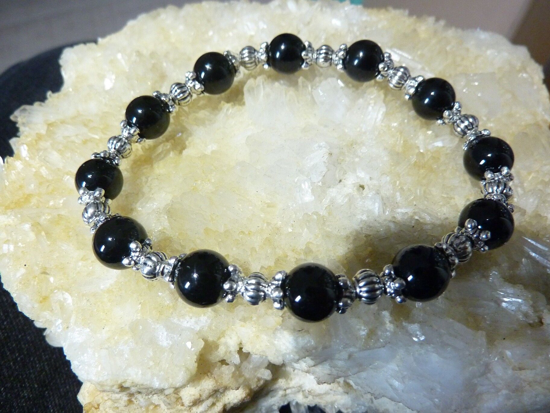 Bracelet tourmaline noire perles rondes 8 mm et argent plaqué – Image 2