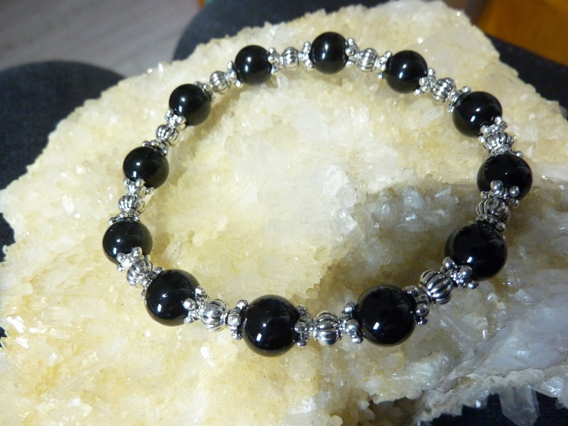 Bracelet tourmaline noire perles rondes 8 mm et argent plaqué – Image 5