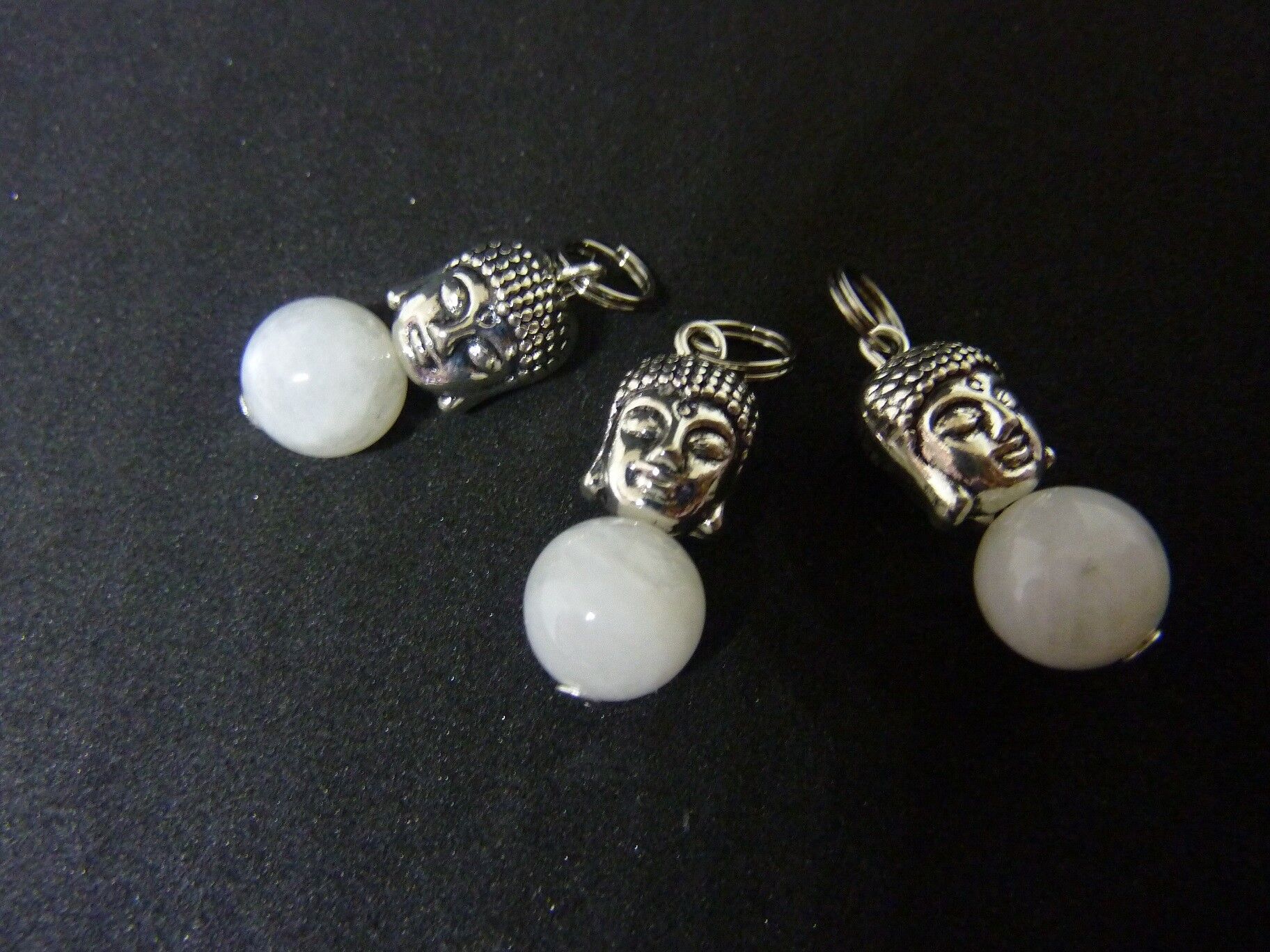 Pendentif intuition Bouddha: Pierre de lune perles 10 mm – Image 3