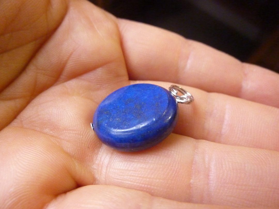 PENDENTIF LAPIS LAZULI PERLE PLATE 2 CM X 0,6 cm