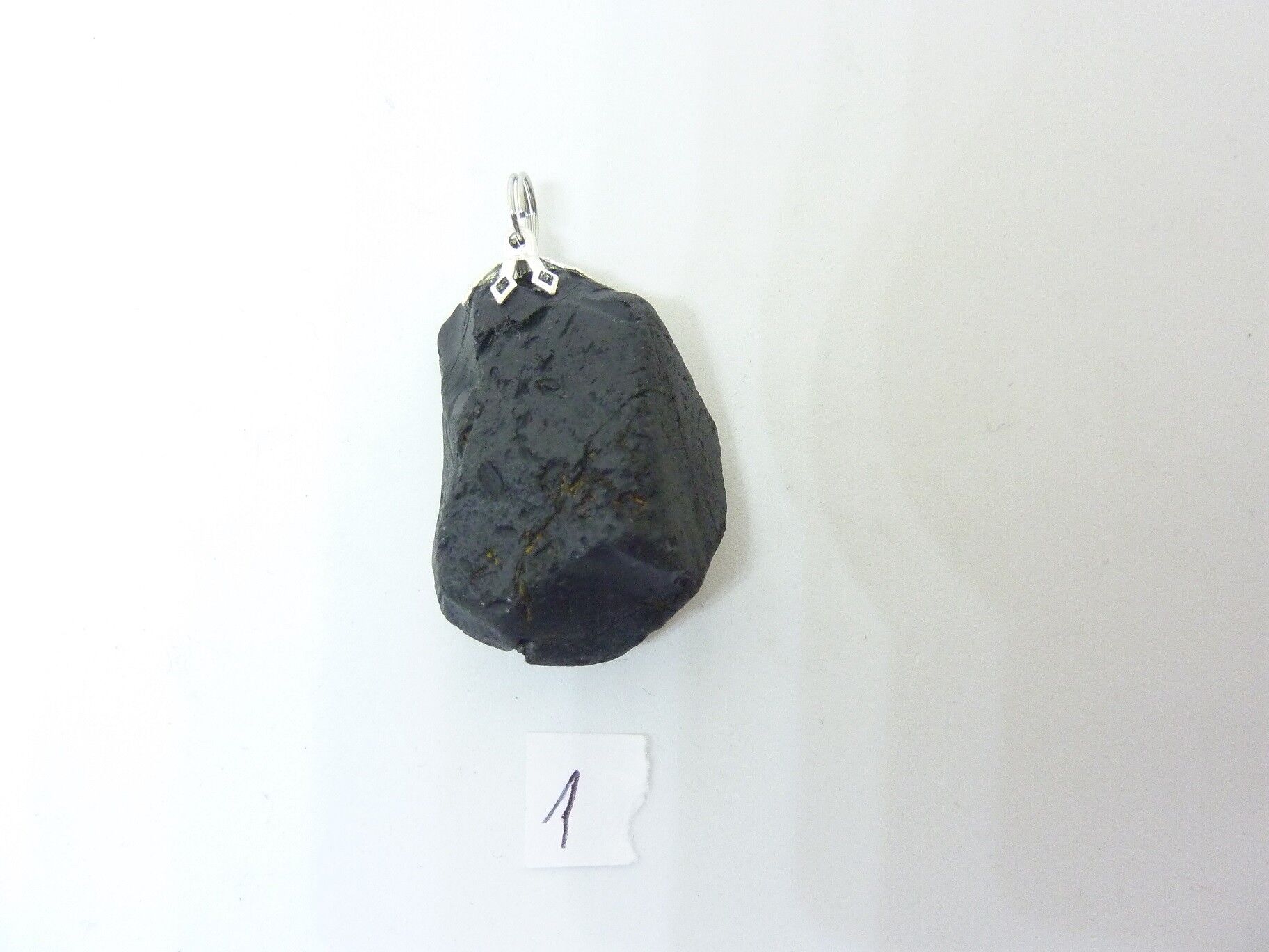 MASSIF PENDENTIF PROTECTION SPINELLE NOIRE 29,7 gr REF 0674