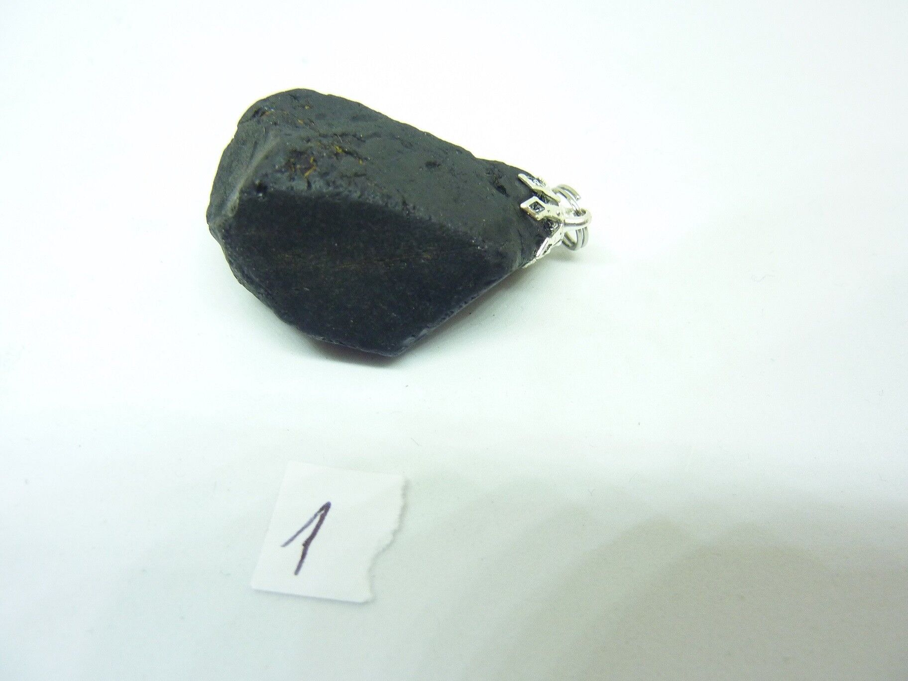 MASSIF PENDENTIF PROTECTION SPINELLE NOIRE 29,7 gr REF 0674 – Image 2