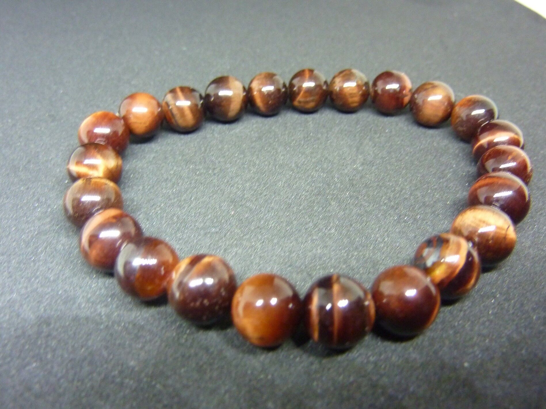 BRACELET OEIL DE TAUREAU PERLES 8 MM – Image 3