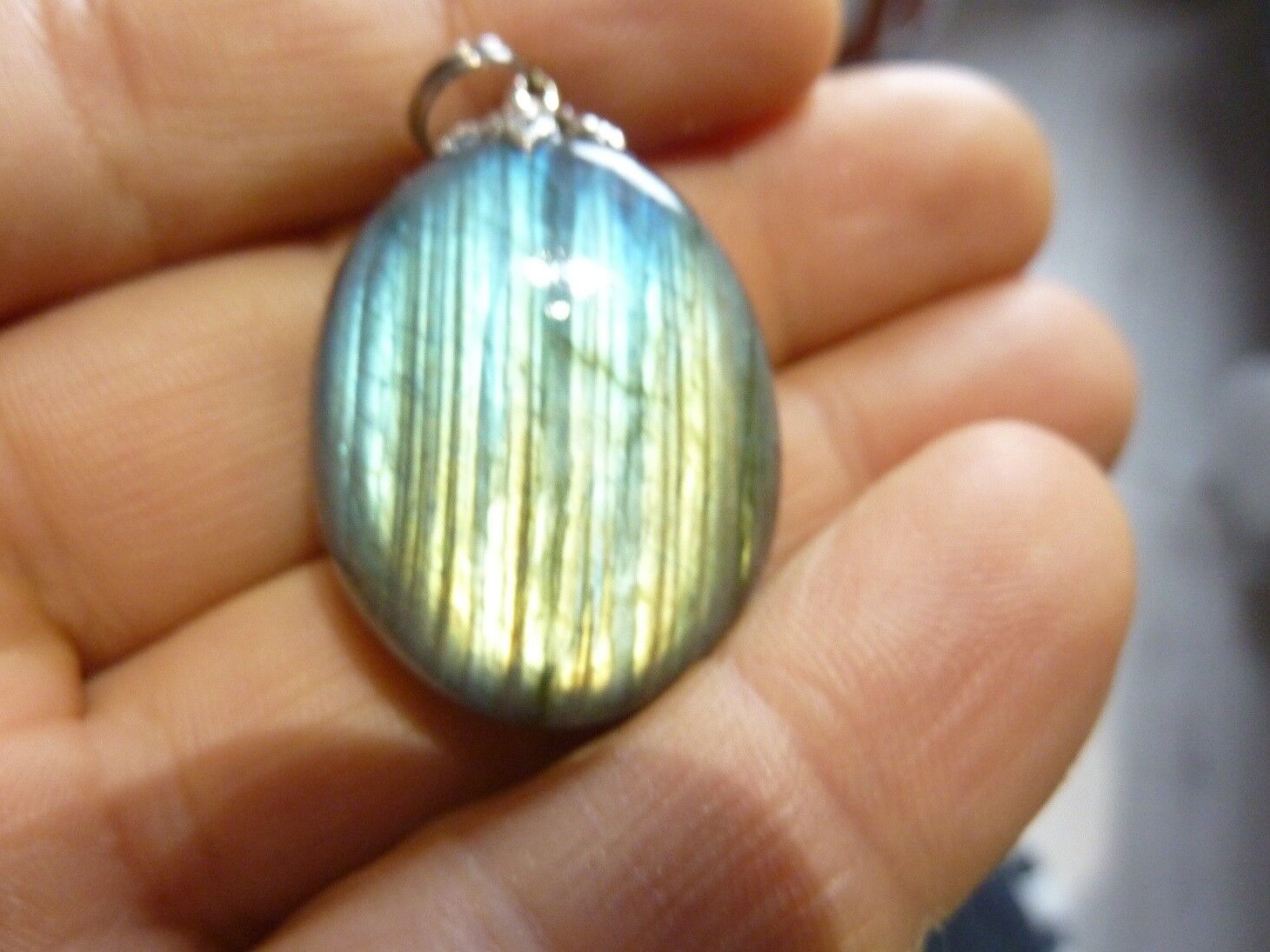 Pendentif protection Labradorite ref 2865 – Image 3