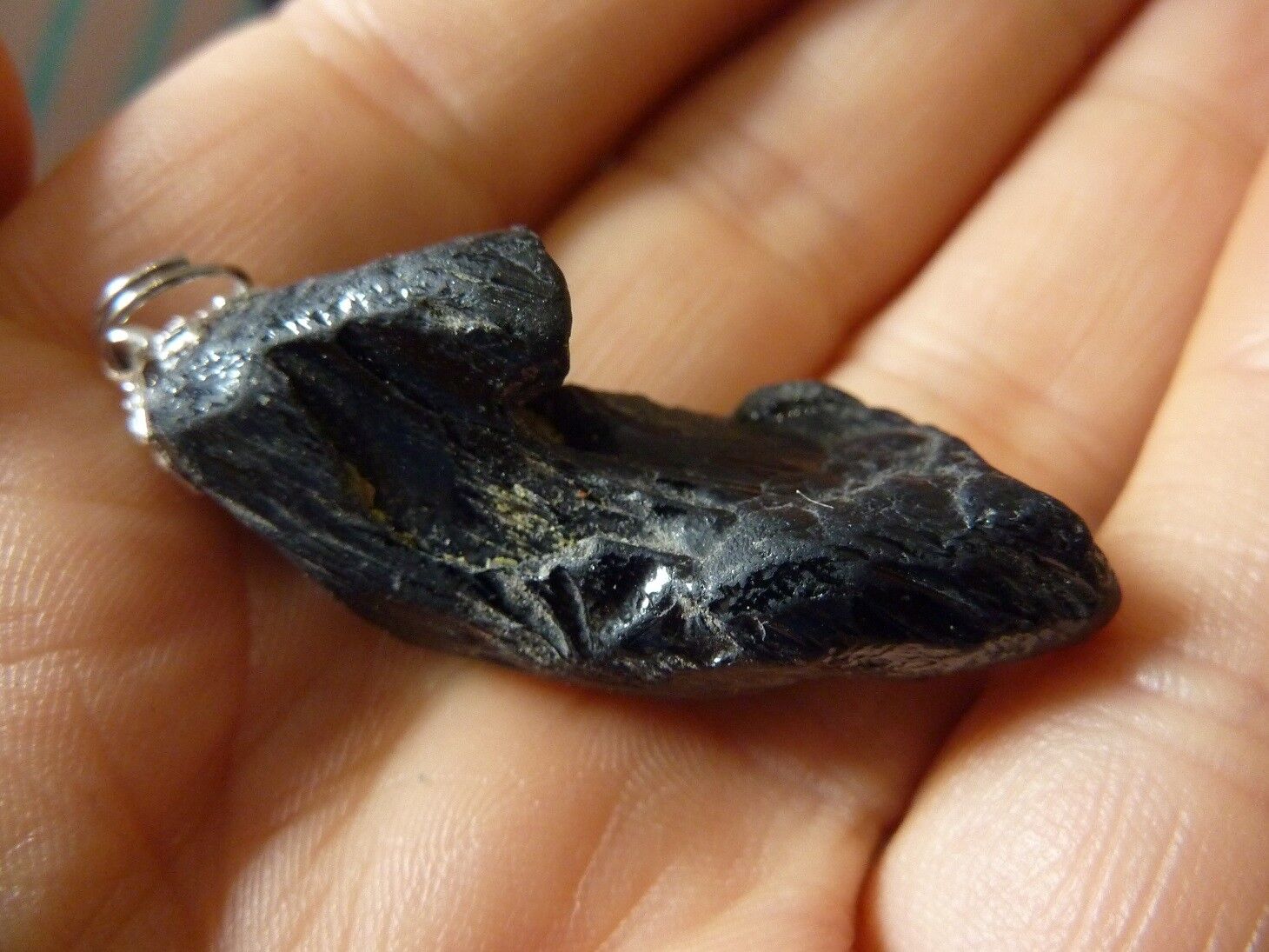 PENDENTIF PROTECTION SPINELLE NOIR BRUT REF 6363 – Image 4