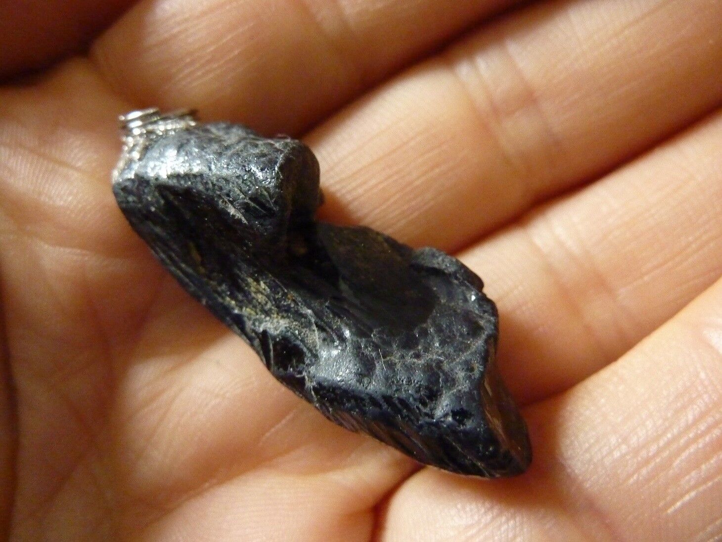 PENDENTIF PROTECTION SPINELLE NOIR BRUT REF 6363 – Image 3