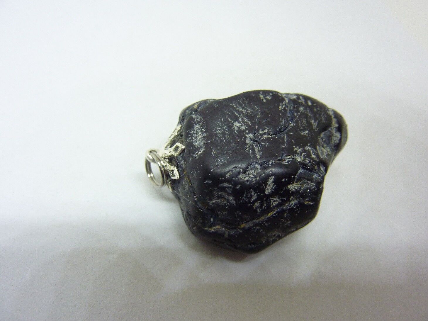 MASSIF PENDENTIF PROTECTION SPINELLE NOIRE 44,1 gr REF 7038 – Image 5