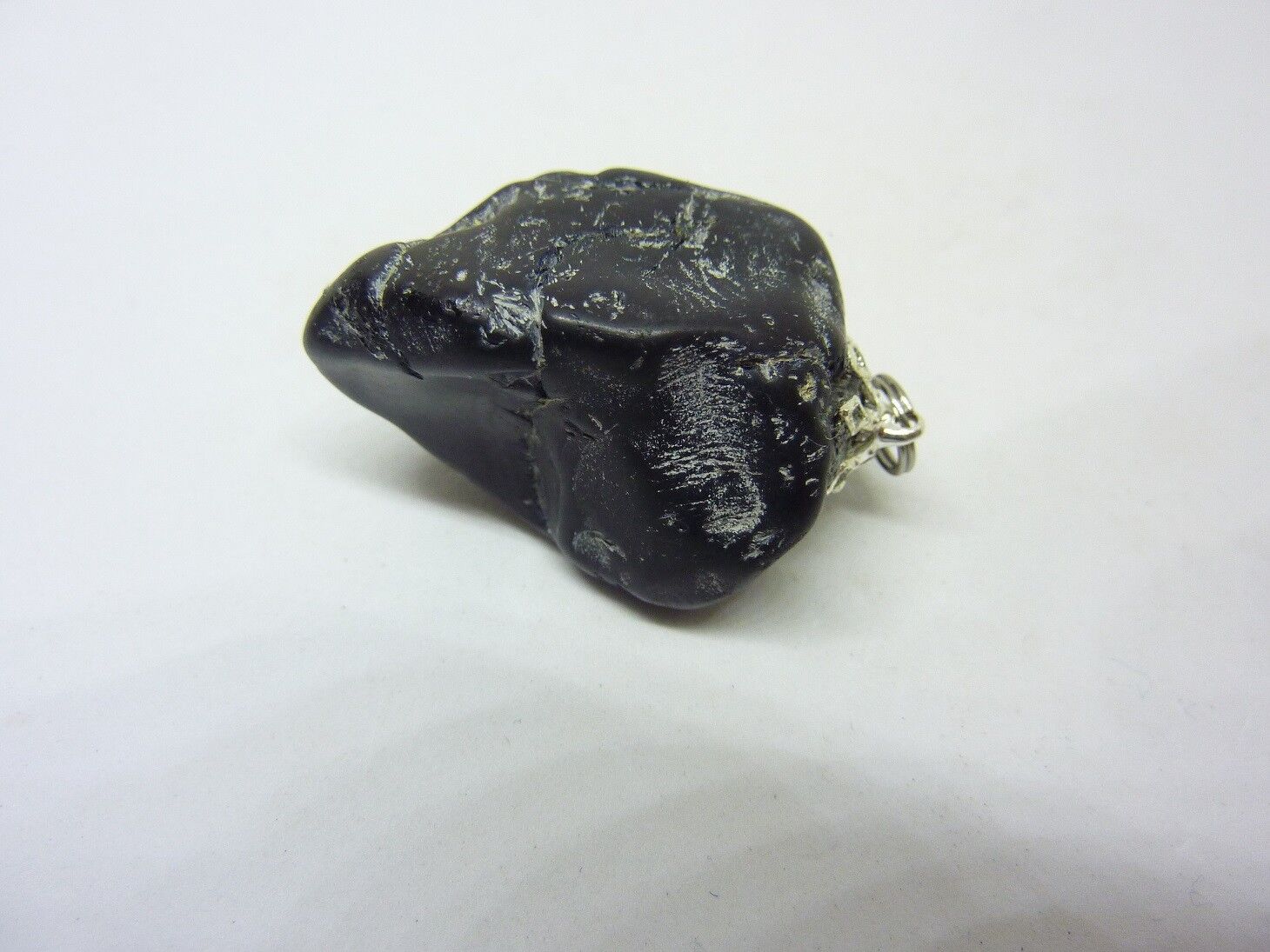 MASSIF PENDENTIF PROTECTION SPINELLE NOIRE 44,1 gr REF 7038 – Image 4