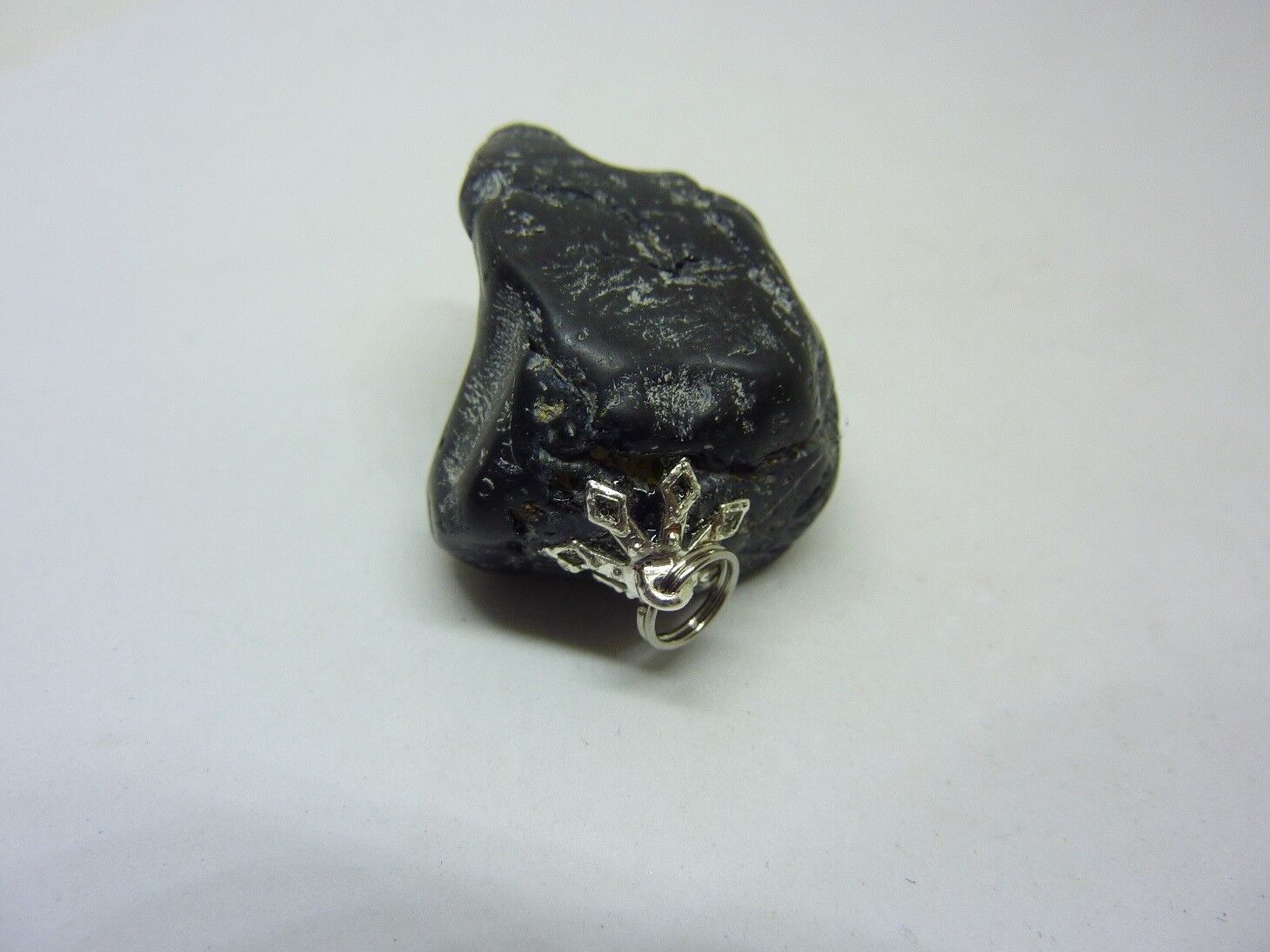 MASSIF PENDENTIF PROTECTION SPINELLE NOIRE 44,1 gr REF 7038 – Image 3