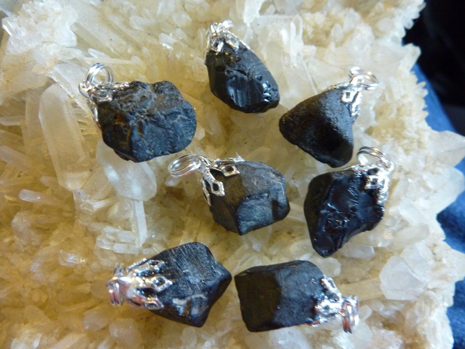 PENDENTIF SPINELLE NOIRE 1,4 à 2,1 CM LOT DE 3