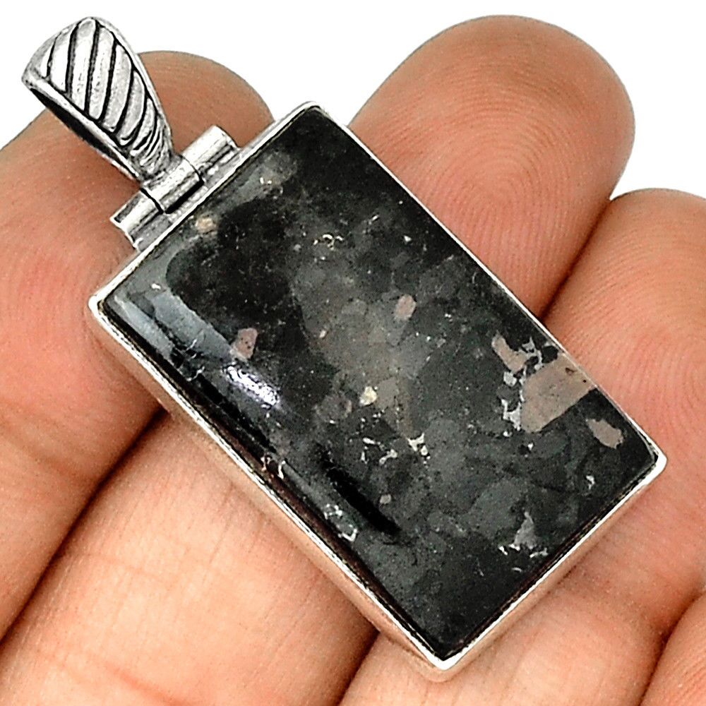 Pendentif Nuummite Véritable monture argent 925 Rare ref 1114