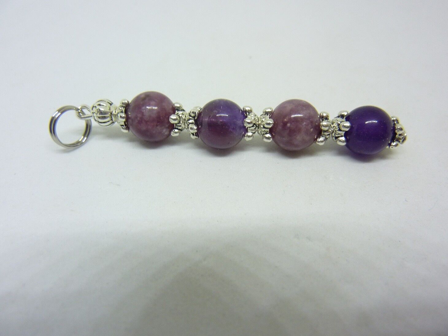 Pendentif anti stress Lépidolite-Améthyste perles rondes 8 mm – Image 2