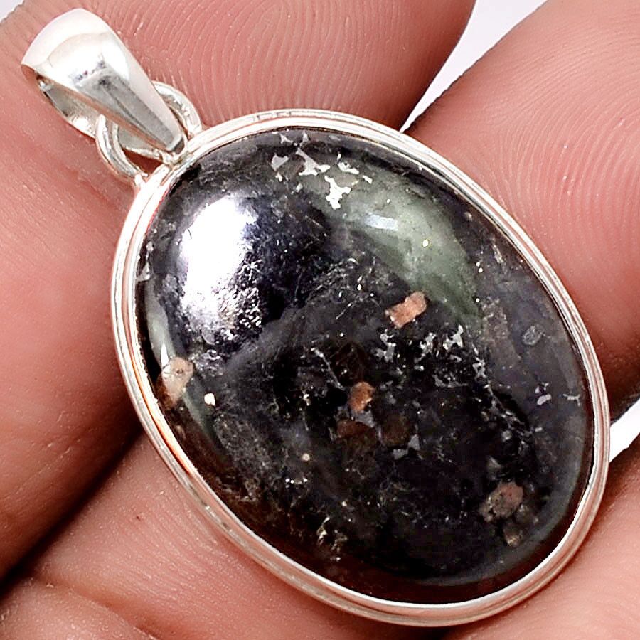 Pendentif Nuummite Véritable monture argent 925 Rare ref 5870