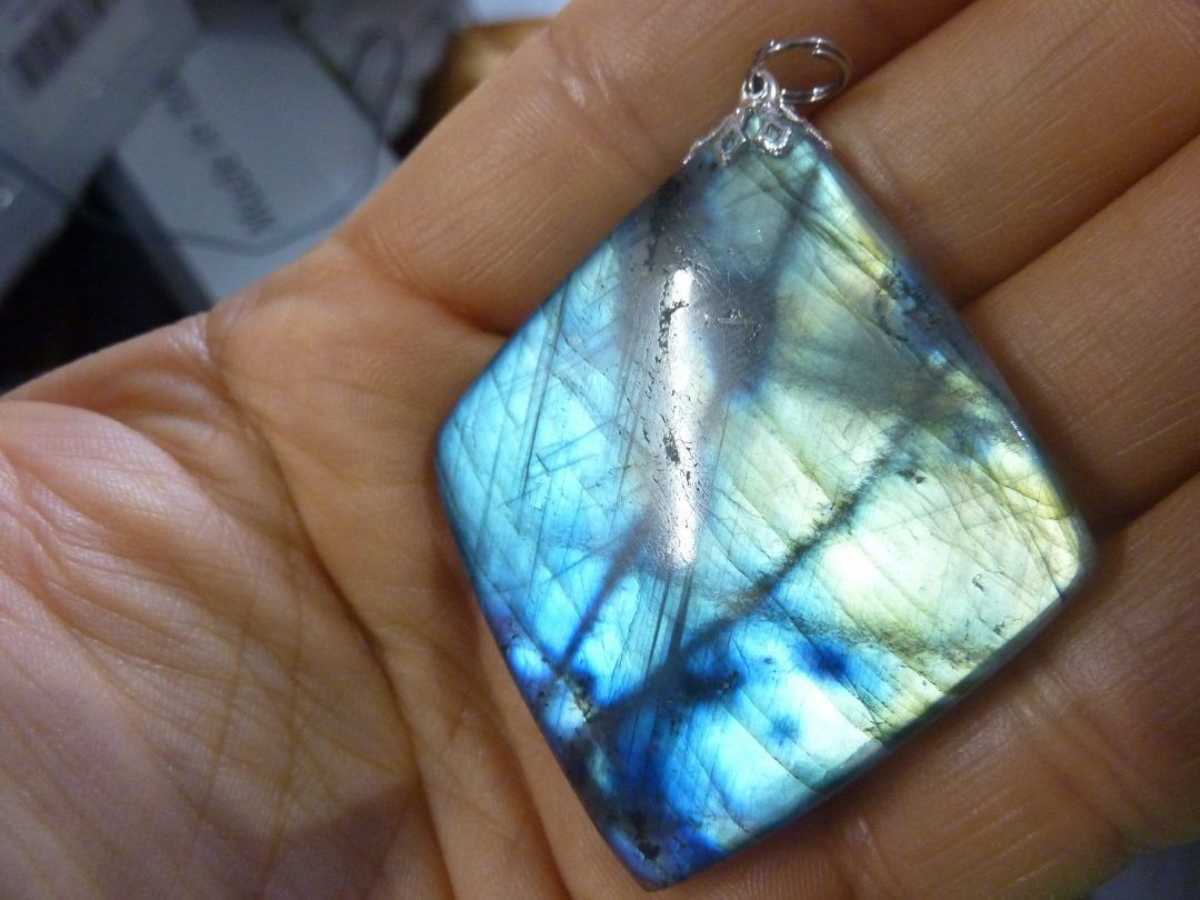 PENDENTIF PROTECTION LABRADORITE REF 1136 – Image 2