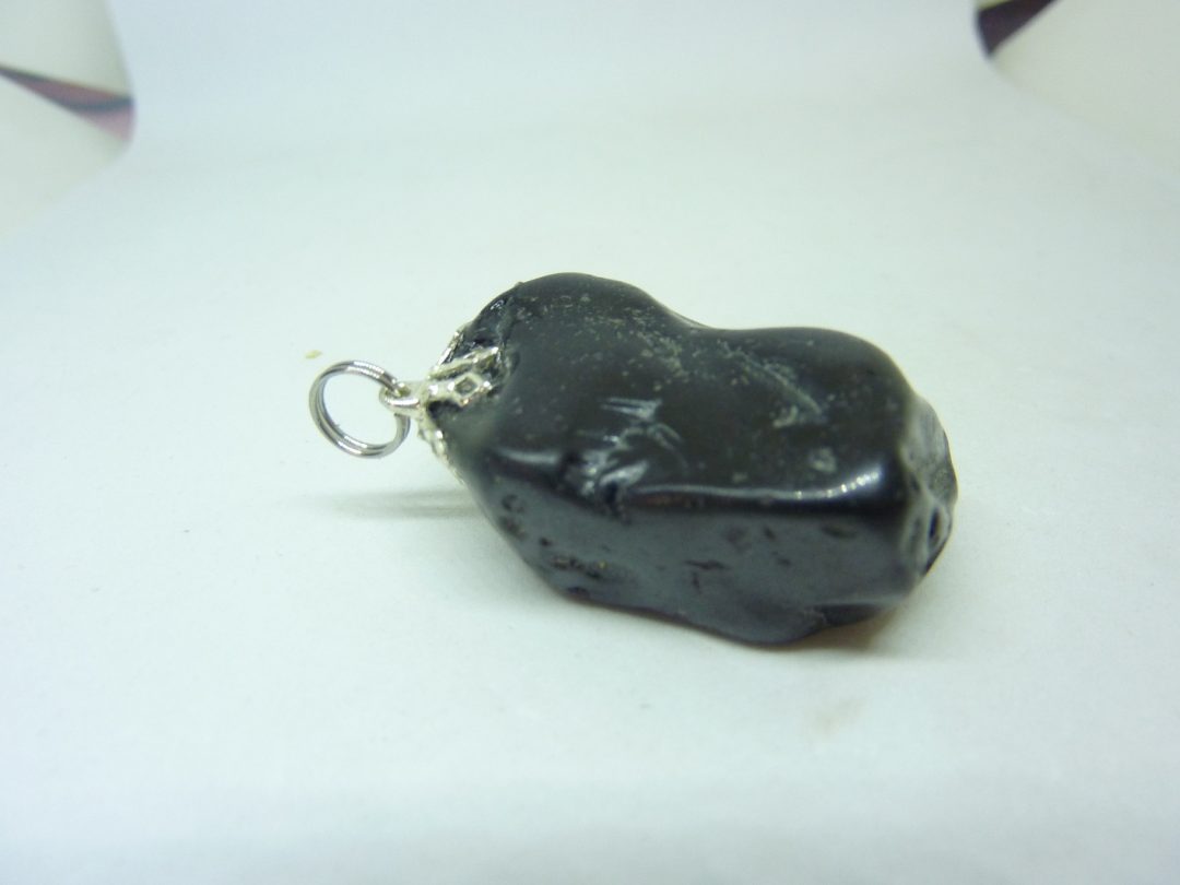 PENDENTIF PROTECTION SPINELLE NOIRE 33,2 gr REF 3738
