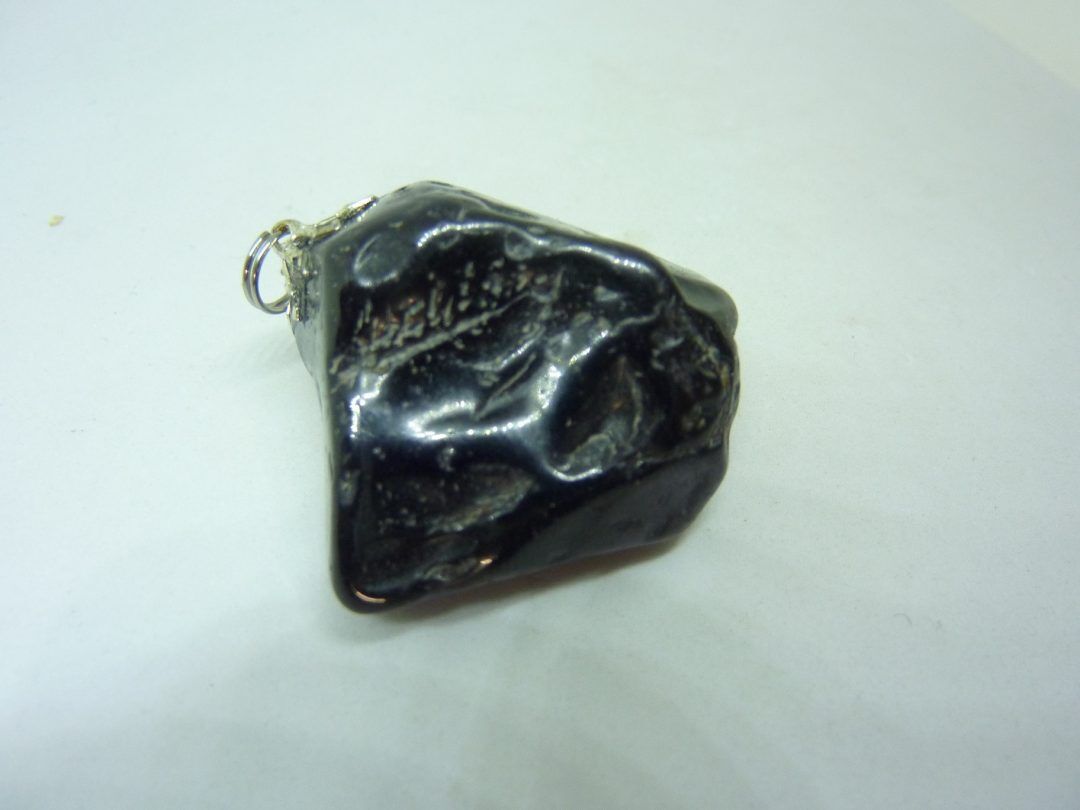 PENDENTIF PROTECTION SPINELLE NOIRE 33,2 gr REF 3738