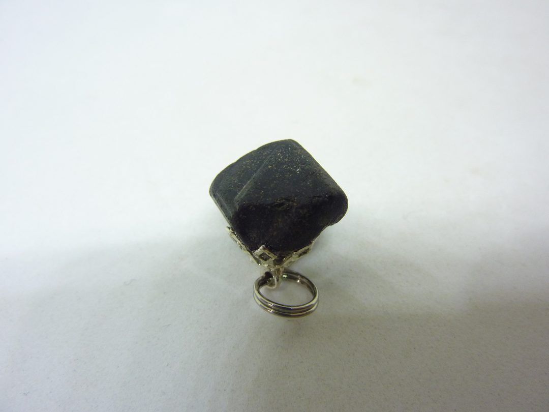 PENDENTIF SPINELLE NOIRE Octaèdre 4,5 gr rare ! Ref 8958