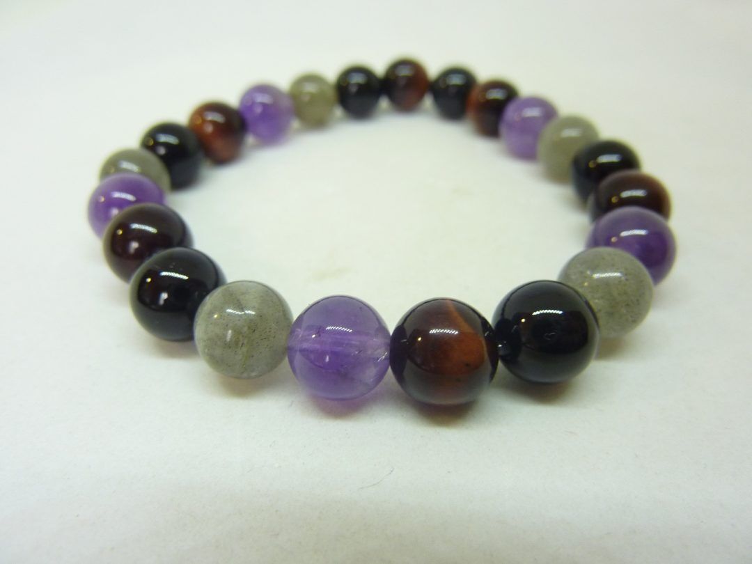 Bracelet amethyste,tourmaline noir,oeil de taureau,labradorite perles 8mm