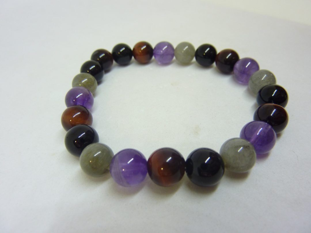 Bracelet amethyste,tourmaline noir,oeil de taureau,labradorite perles 8mm