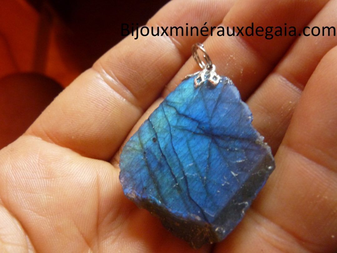 PENDENTIF LABRADORITE BRUT 21 gr ref 3926