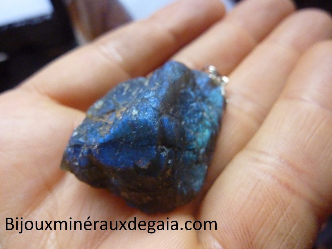 PENDENTIF LABRADORITE BRUT 21 gr ref 3926