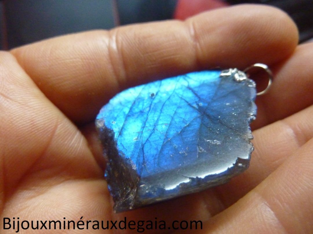 PENDENTIF LABRADORITE BRUT 21 gr ref 3926