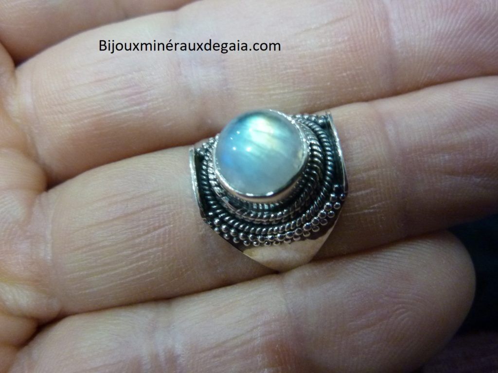 BAGUE PIERRE DE LUNE MONTURE EN ARGENT 925.TAILLE 56 1/2 REF 6814