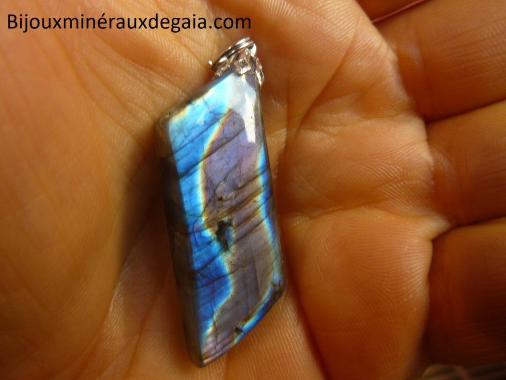 Pendentif Labradorite violette Rare ! Poids 9,7 gr ref 2489