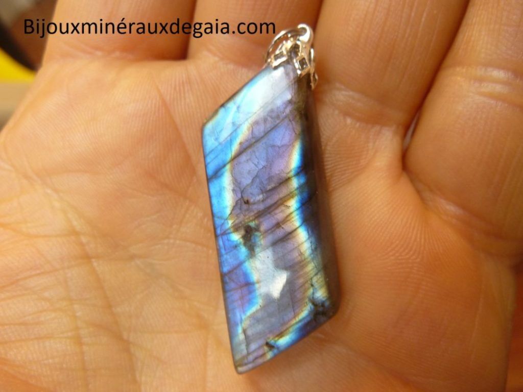 Pendentif Labradorite violette Rare ! Poids 9,7 gr ref 2489