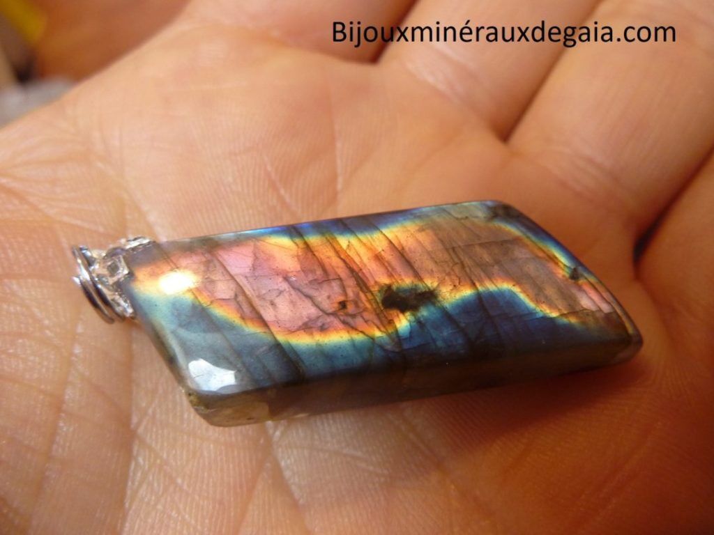 Pendentif Labradorite violette Rare ! Poids 9,7 gr ref 2489