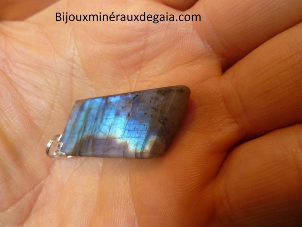 Pendentif Labradorite violette Rare ! Poids 9,7 gr ref 2489