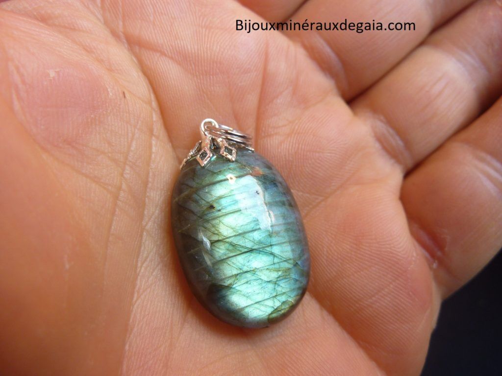 Pendentif Labradorite Poids 7,5 gr ref 8648