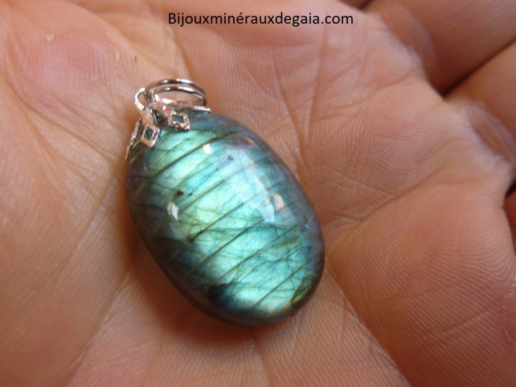 Pendentif Labradorite Poids 7,5 gr ref 8648
