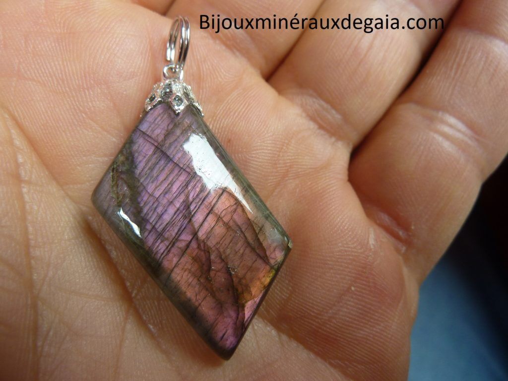 Pendentif Labradorite orange-violette Rare ! Poids 7,5 gr ref 8197