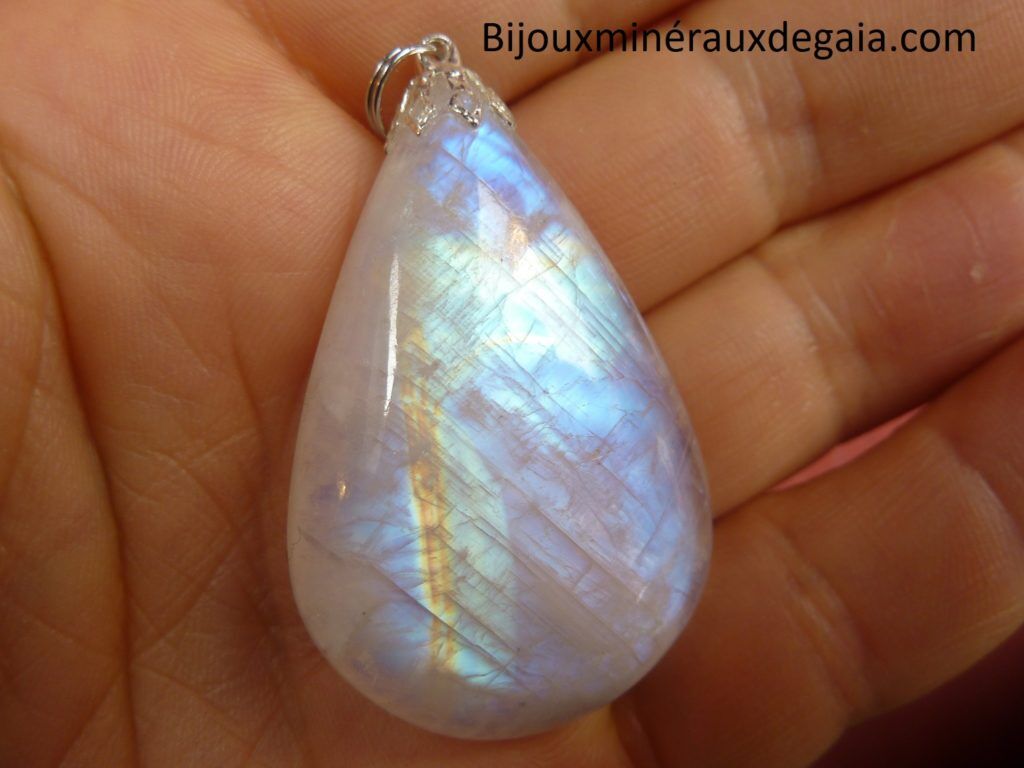 Pendentif Pierre de lune gemme poids 19,5 gr AA+ REF 6953