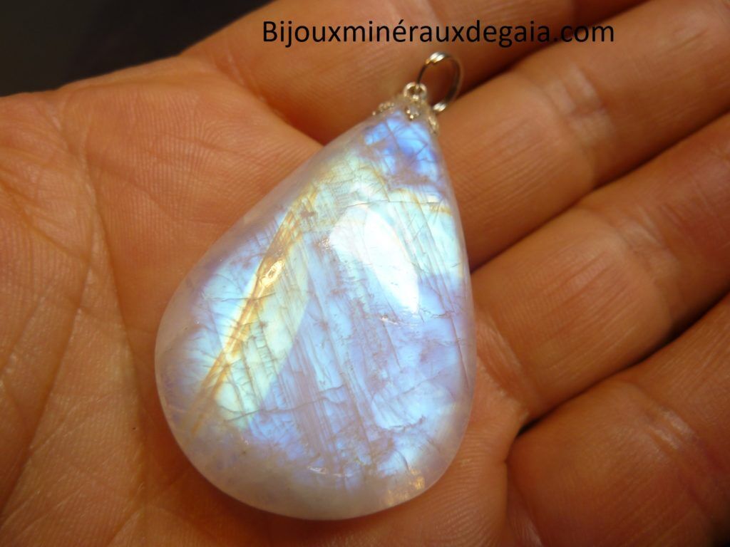 Pendentif Pierre de lune gemme poids 19,5 gr AA+ REF 6953