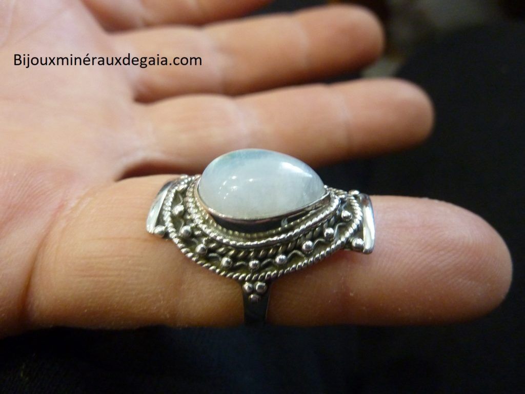 BAGUE PIERRE DE LUNE MONTURE EN ARGENT 925.TAILLE 51 REF 6595