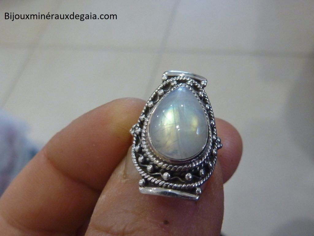 BAGUE PIERRE DE LUNE MONTURE EN ARGENT 925.TAILLE 51 REF 6595