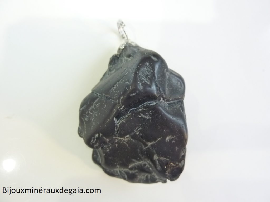 Pendentif Spinelle noir 48 gr ultra rare ref 2971
