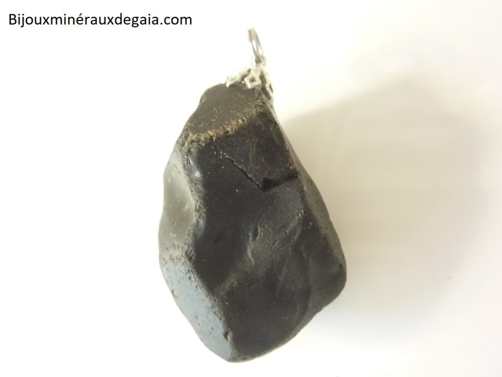 Pendentif Spinelle noir 37,7 gr ultra rare ref 1522