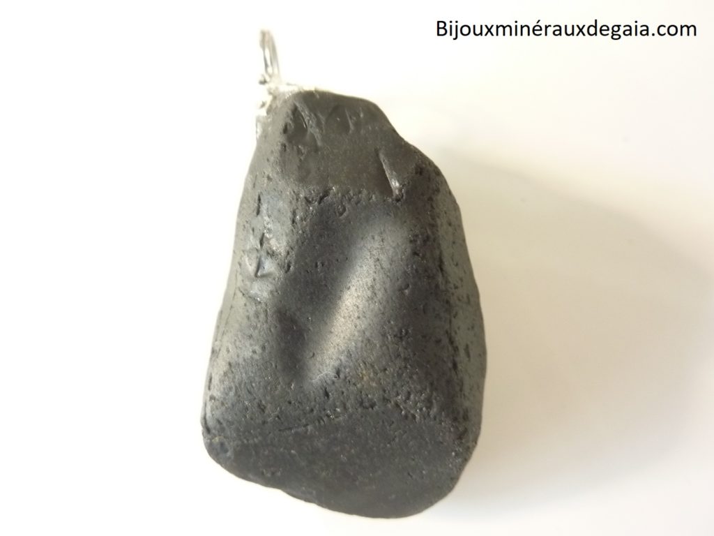 Pendentif Spinelle noir 37,7 gr ultra rare ref 1522