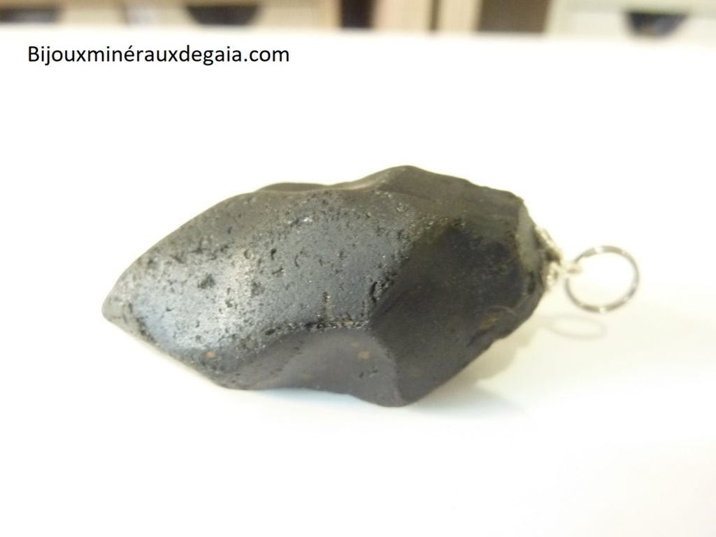 Pendentif Spinelle noir 37,7 gr ultra rare ref 1522